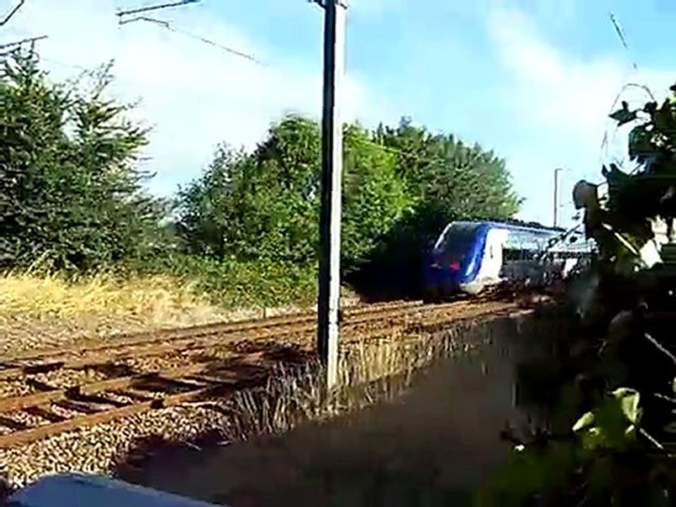 croisement de deux ter sncf
