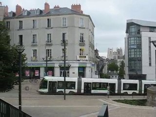 Nantes : tramway rue Pont Sauvetout