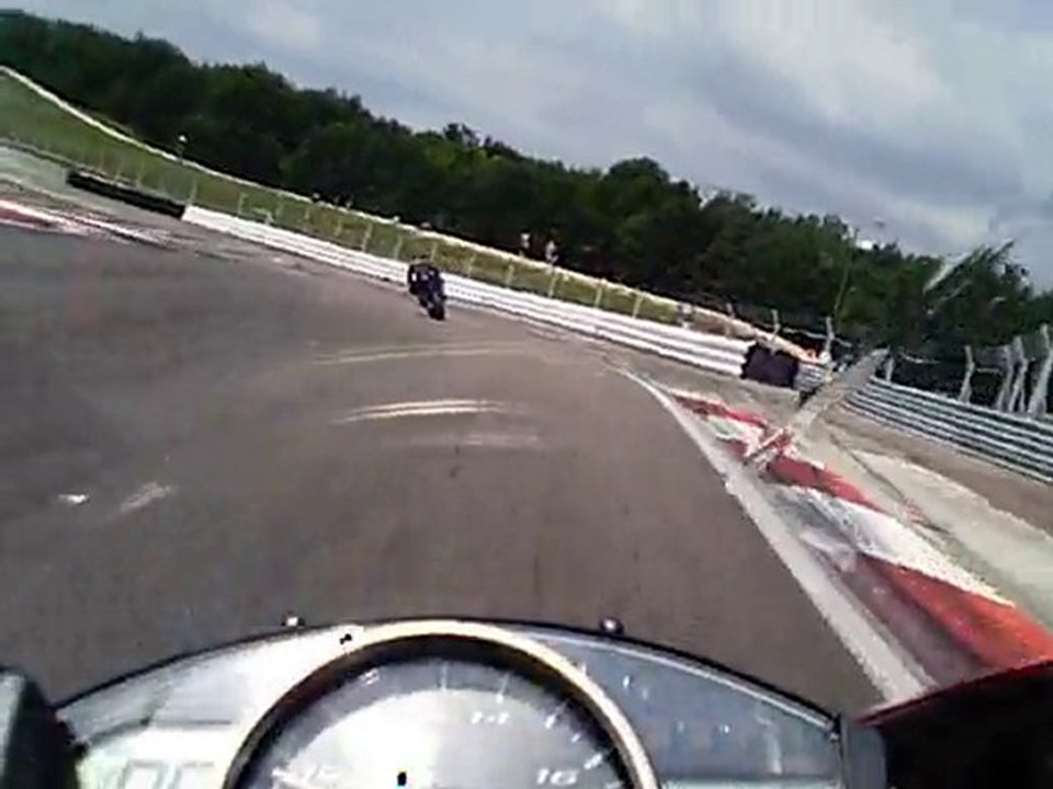 25 Juillet 2010 Circuit Dijon Prenois en R6 2006