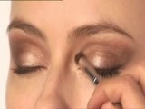 How to Apply Eye Shadow - Clinique Eyeshadow Powder