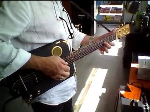 Cigar box guitar fabrication Arnaud DALLIER (demo)