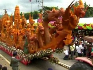 Фестиваль свечей проходит в Таиланде