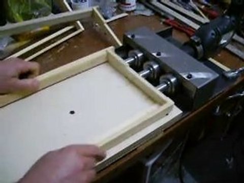 Üçlü çerçeve delme aparatı