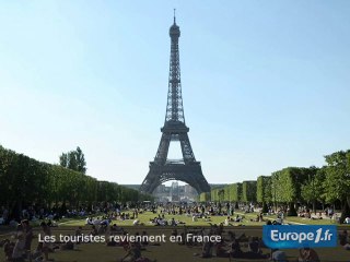 Les touristes reviennent en France