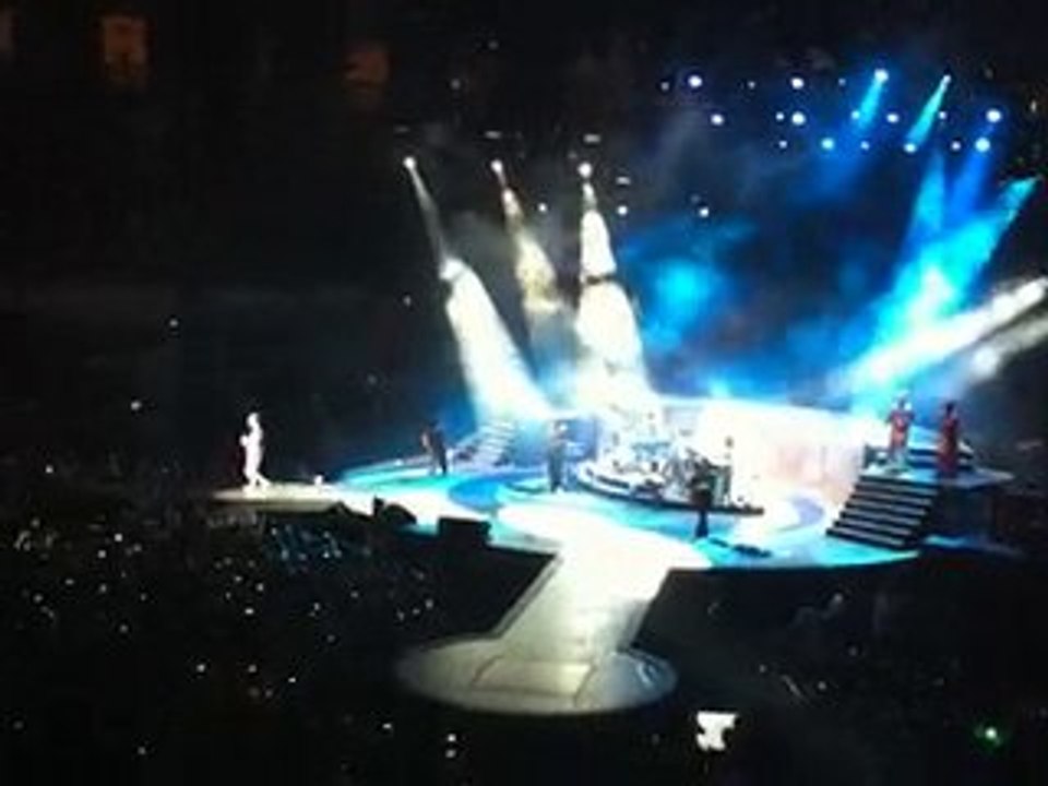 Christophe Maé dingue,dingue,dingue aux arènes de Nîmes