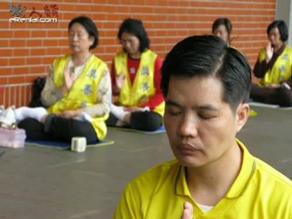 Falun Gong protests in Taipei (English)