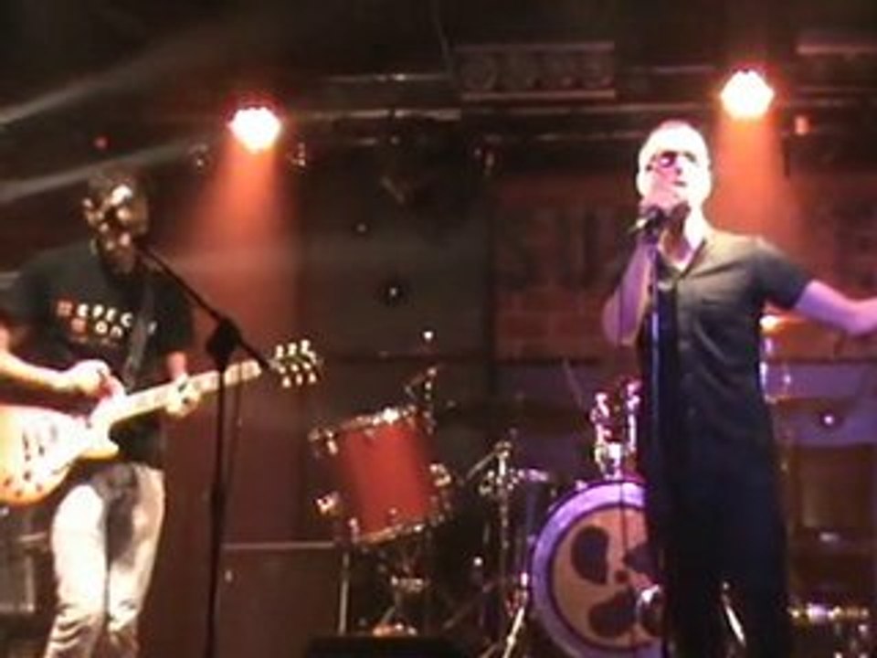 המרפסות - מלכת הדבורים