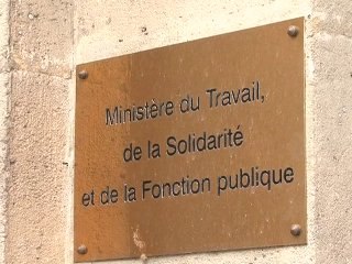 French minister Woerth questioned in L'Oreal probe