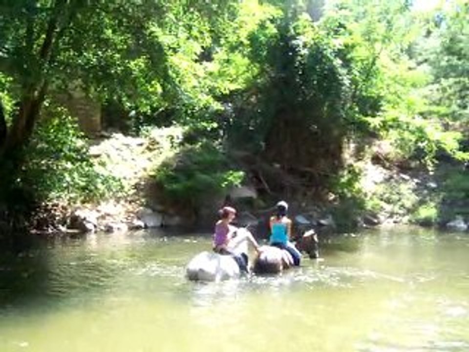 dans la rivière un peu long mais bon je kiff le paysage xd