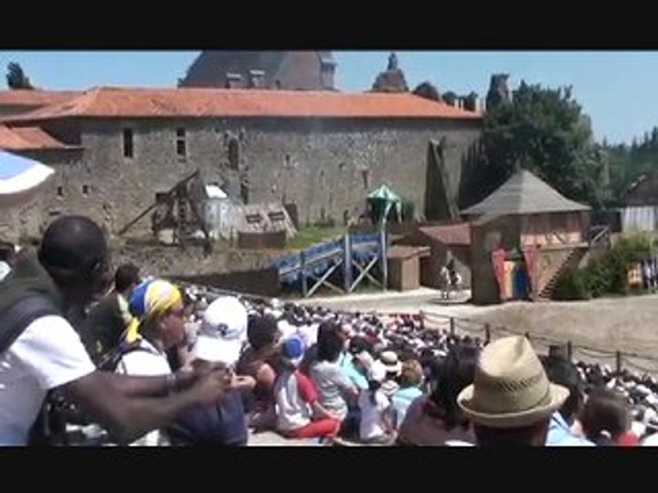 le catapultage du Bouffon (Bataille du Donjon, Puy du Fou)