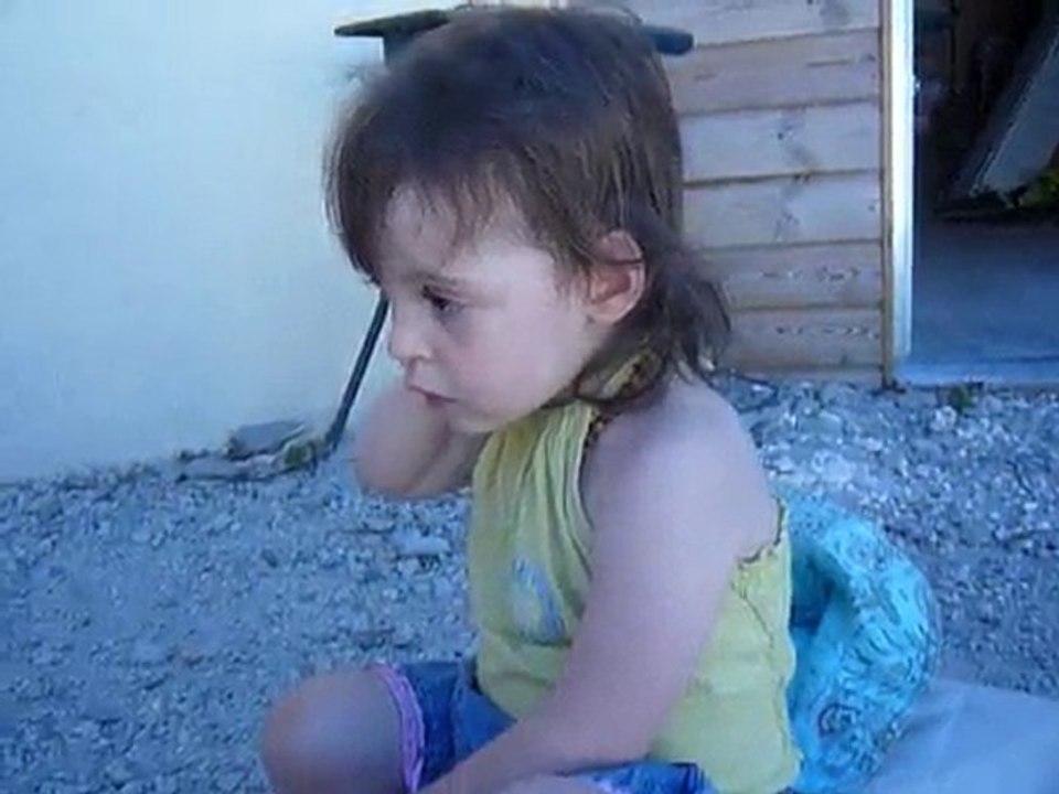 ma dindoune au tel mais avec qui??