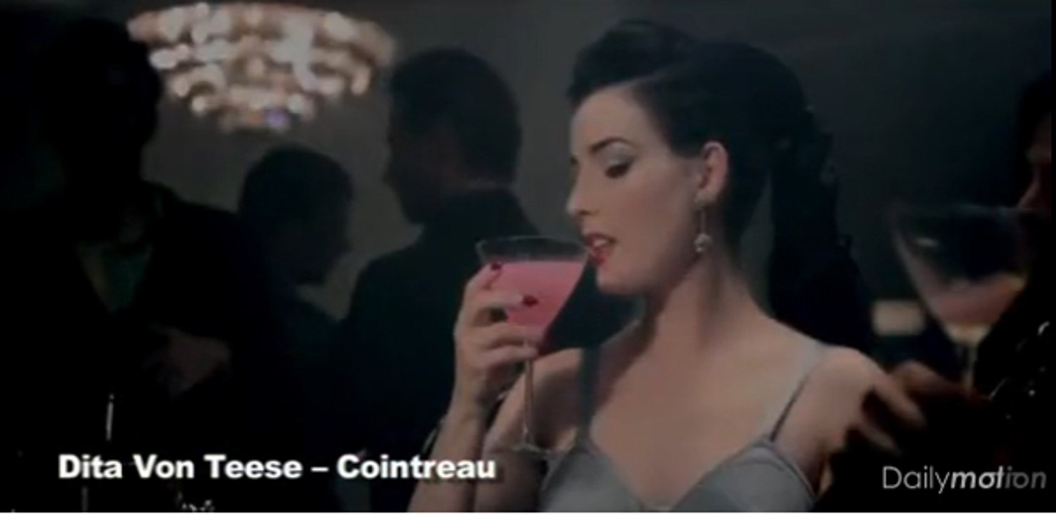 Zapping : Dita Von Teese picole et Miley Cyrus est provoc' !