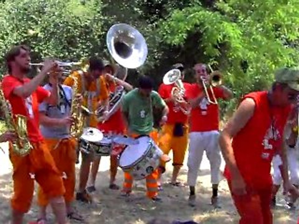 pekno parade ambiance fanfare (drôme)