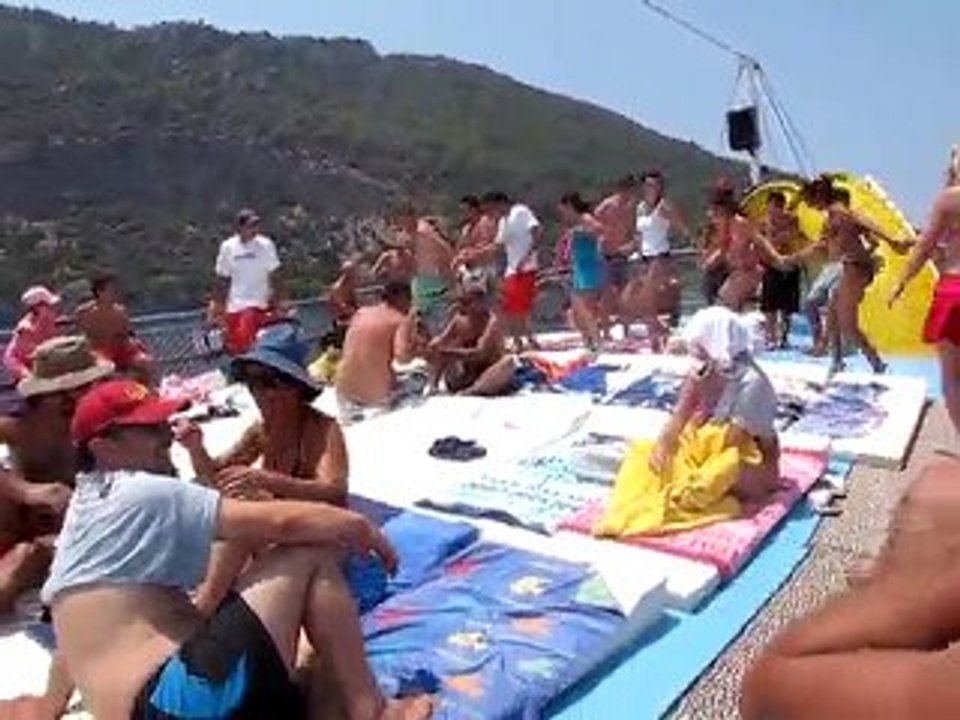 Boat trip in Fethiye - Dance on the Boat
