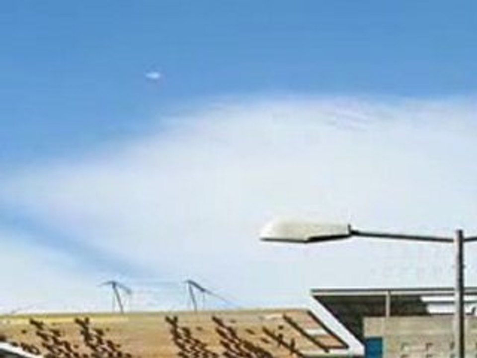 2 daytime UFOs over Chile - 14 July 2010