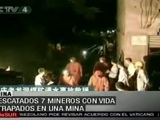 Rescatan a 7 mineros con vida atrapados 80 horas en una mina