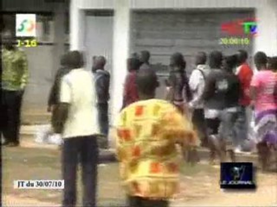 Les jeunes sourds s’entraînent pour le défilé