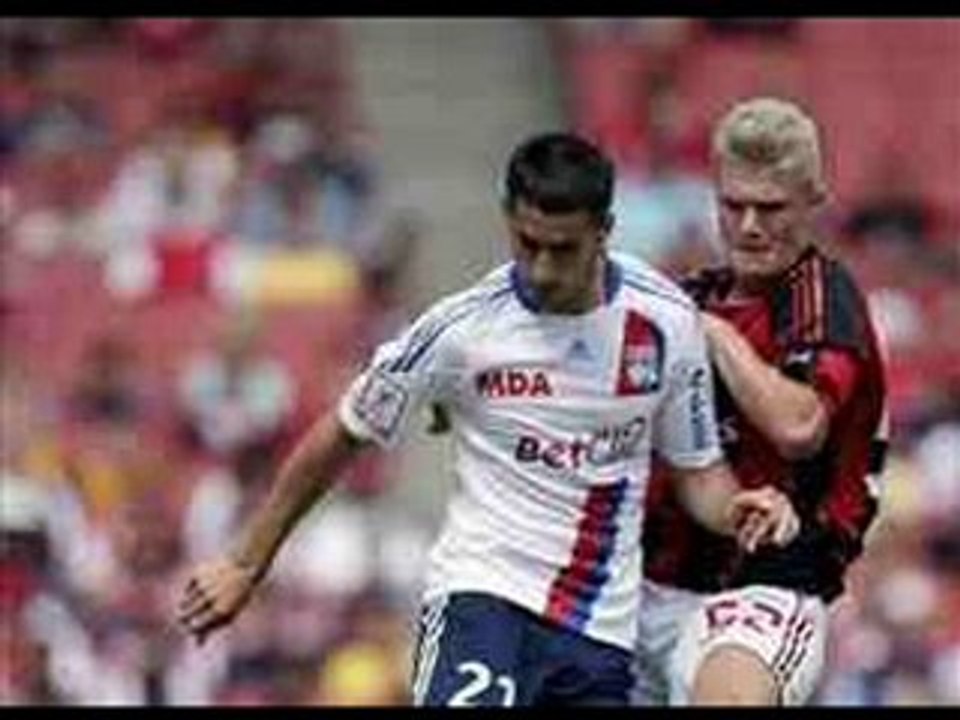 AC Milan 1-1 OL Lyon Borriello, Briand cracking header