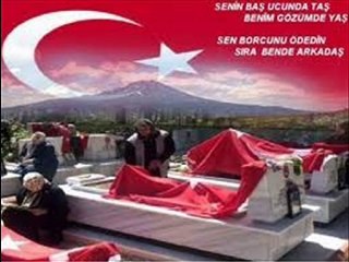 bayrak inmez sehit ölmez