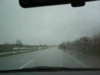 Nanoteknoloji ile kaplanmış araba camı