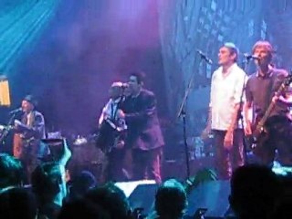 The Pogues - The broad majestic shannon (Lux 30-07-10)