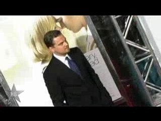 Leonardo Di Caprio mobbed in the LOO