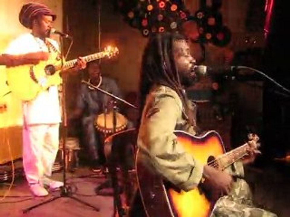 Dread Maxime et Jupiter Diop au bar des clandestins