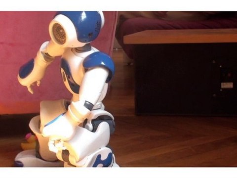 NAO et la personne mal-voyante - Aldebaran Robotics