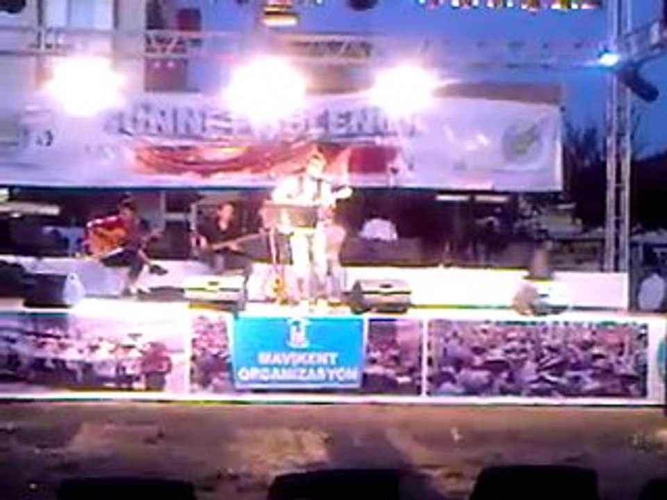 Serkan Ünal - Benden Bu Kadar Yarim ( Konser )