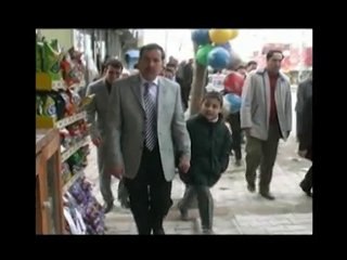 UZUN İNCE BİR YOLDAYIZ GİDİYORUZ GÜNDÜZ GECE