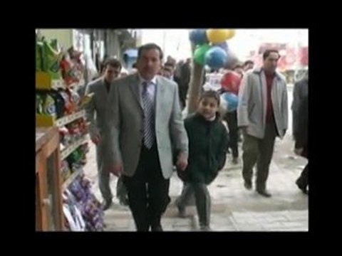 UZUN İNCE BİR YOLDAYIZ GİDİYORUZ GÜNDÜZ GECE