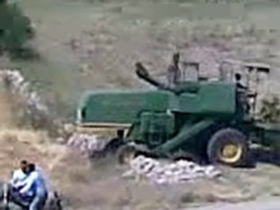 ŞADİ AĞANIN ARPA HASADI :)