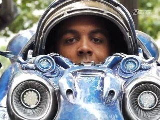 Starcraft 2 - Lancement aux Champs-Elysées Paris