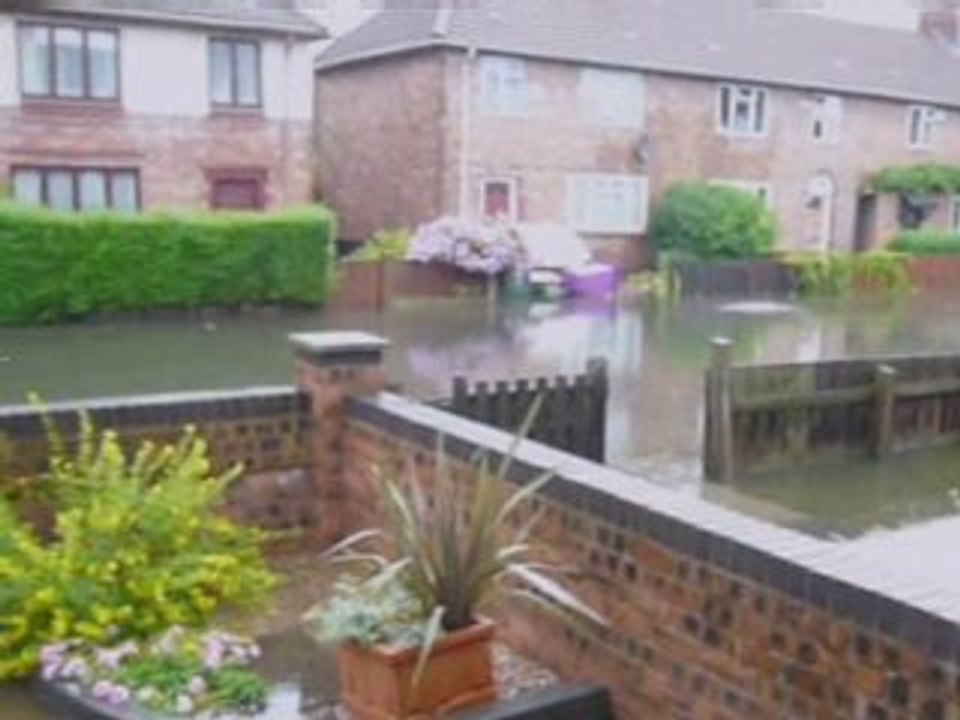 Despite heatwave, UK records 'wettest ever' July
