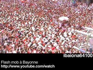 Catastrophes en Russie et au Pakistan, flash mob à Bayonne
