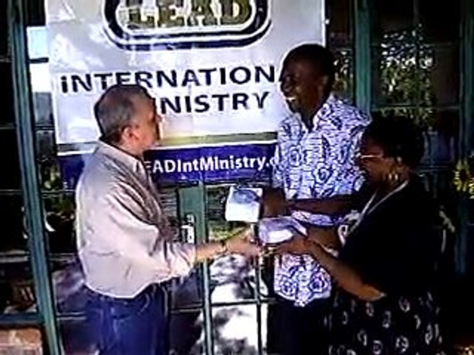 Hundreds of Bibles on CD Distributed in Africa
