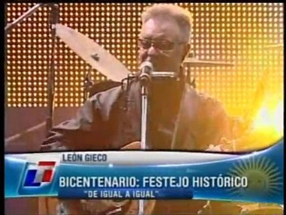 León Gieco - De igual a igual
