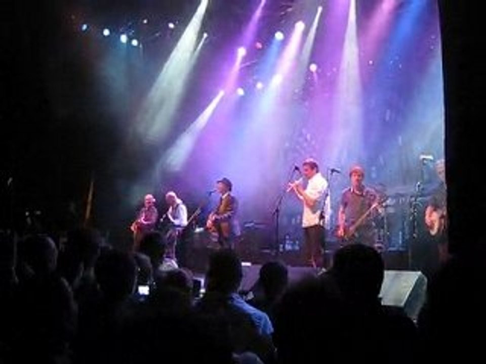 The Pogues - Thousands are sailing (Lux 30-07-10)