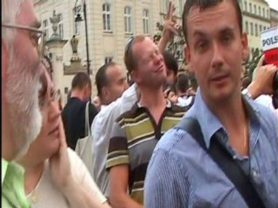 WALKA O KRZYŻ PRZED PAŁACEM NAMIESTNIKOWSKIM