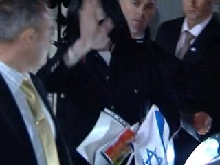 Will.i.am slams new Michael Jackson album