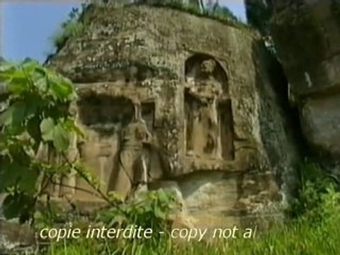 Les sculptures rupestres de DAZU - extraits - VF