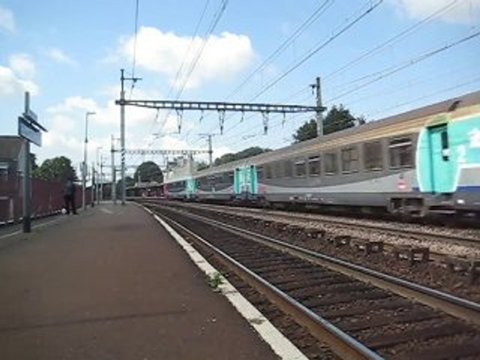 BB 26018 + Aqualys de passage à Savigny-sur-Orge