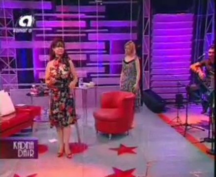 Nesrin Sipahi- Kadına Dair Sarmış Dört Biyanını