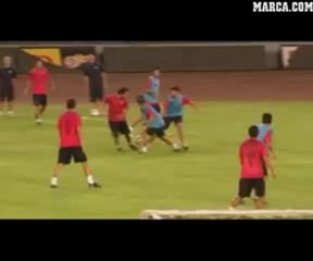 Messi deleita a los aficionados chinos