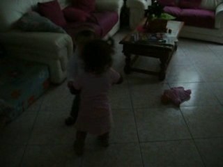 Camille et luna qui danse