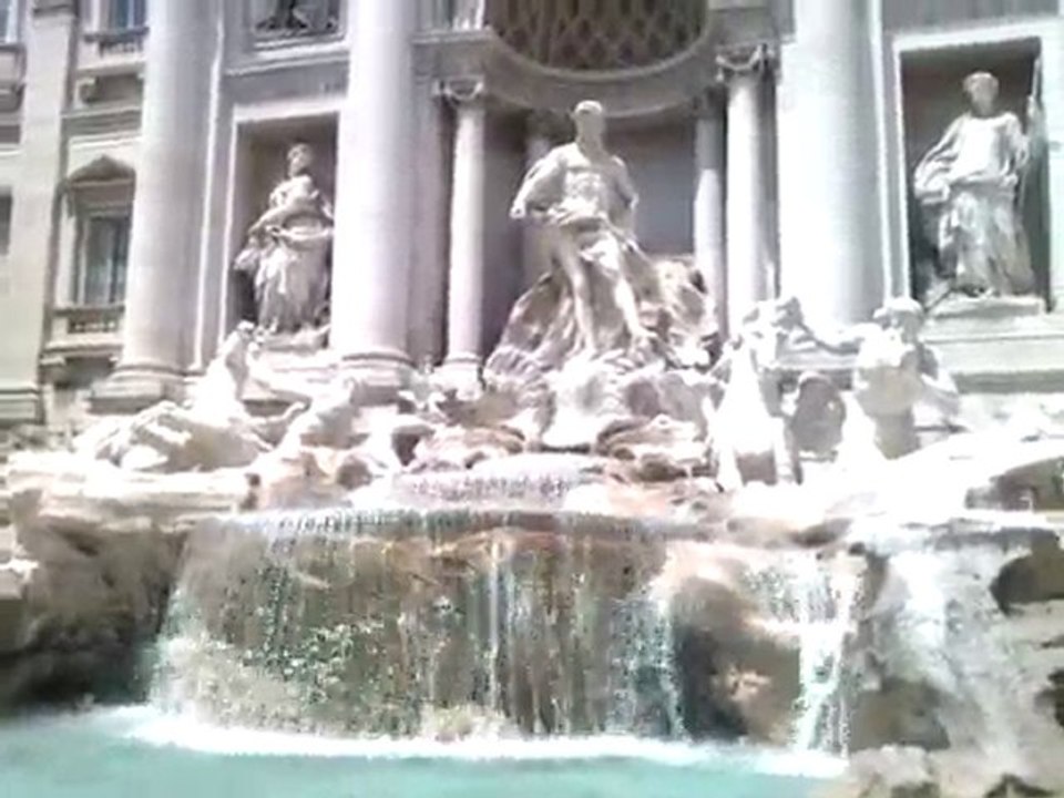 Rome-Fontaine de Trevi-2.mp4