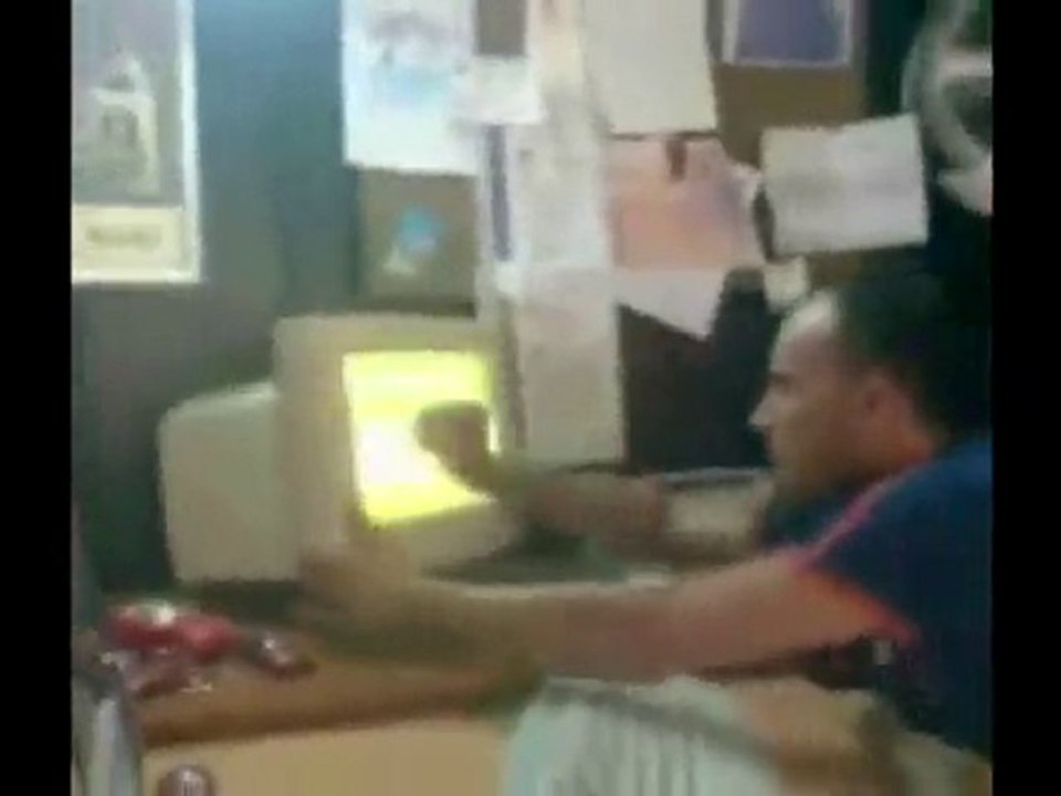 Türklerin monitör tamiri