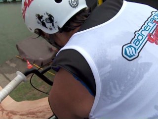 Water jump à l'Adrenagliss Summer Festival