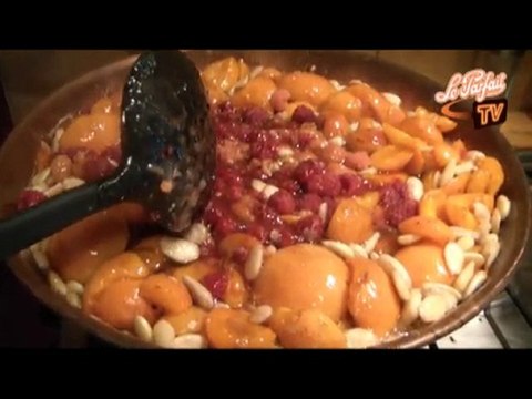 Confiture d’abricots aux framboises et aux amandes