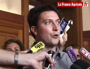 Prix du lait : les producteurs mettent la pression sur les i